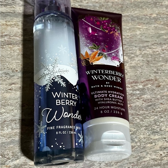 Bath & Body Works Discontinued Winterberry Wonder Body Care Duo - Picture 9 of 9